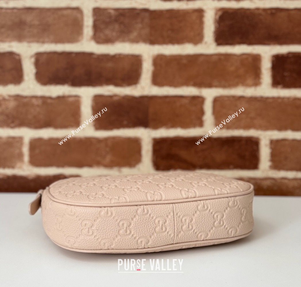Gucci GG Grainy Leather Emblem Small Shoulder bag Pink 2025 815409 (DLH-250117070)