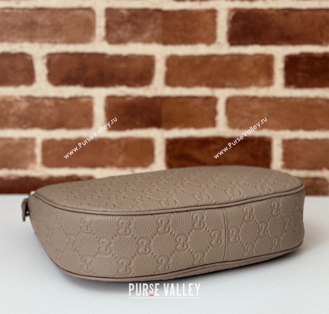 Gucci GG Grainy Leather Emblem Medium Shoulder bag Grey 2025 820453 (DLH-250117073)