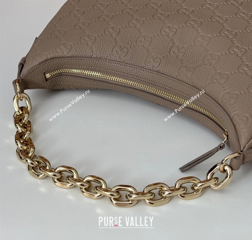 Gucci GG Grainy Leather Emblem Medium Shoulder bag Grey 2025 820453 (DLH-250117073)