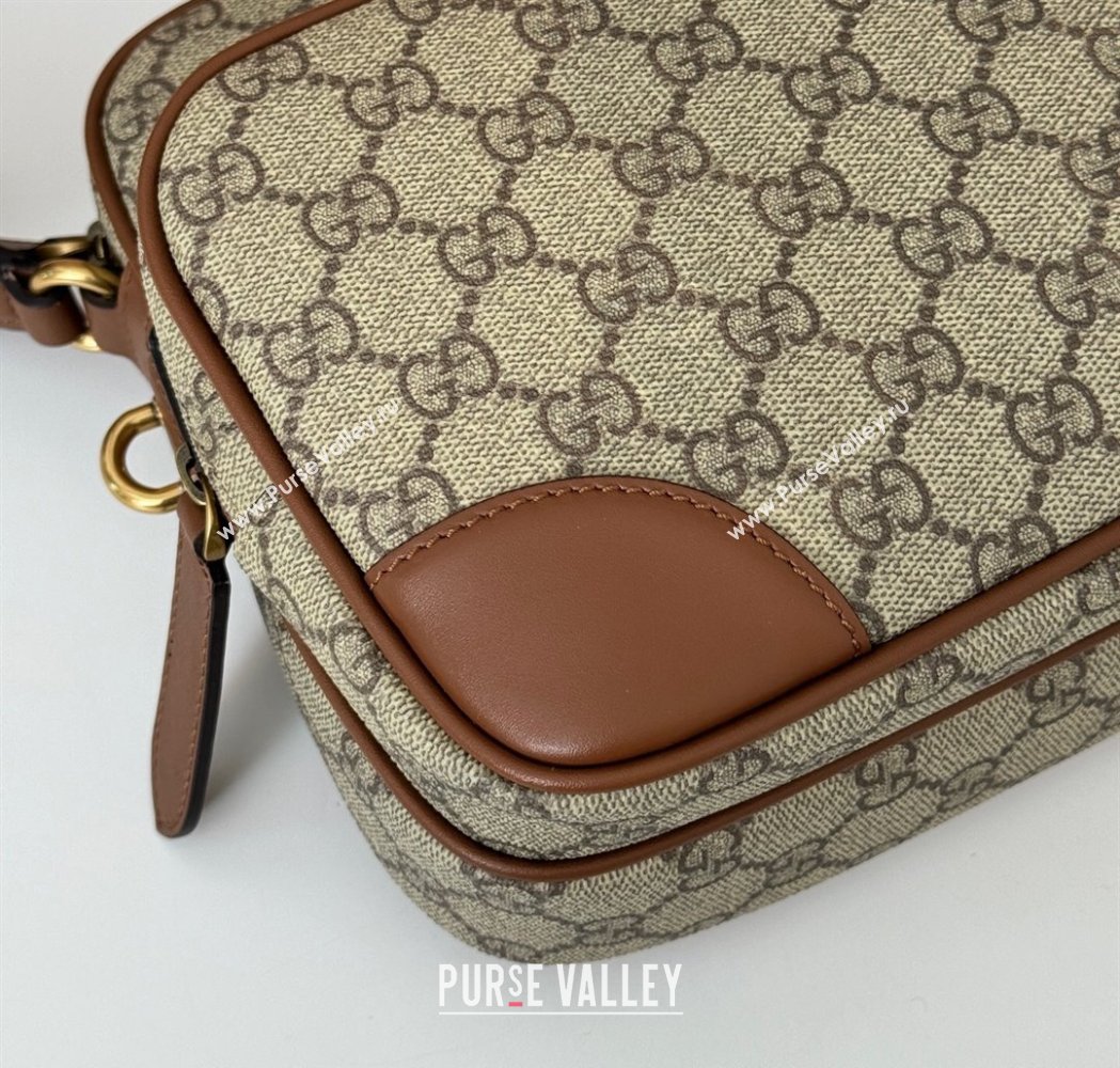 Gucci Mens GG Canvas Emblem Medium Crossbody Bag Beige 2025 821160 (DLH-250210075)