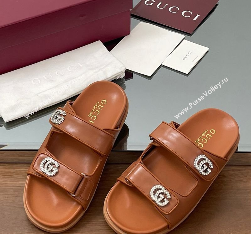 Gucci Leather Flat Slides Sandal with Strass Double G Brown 2025 ‎816633 (MD-250423066)