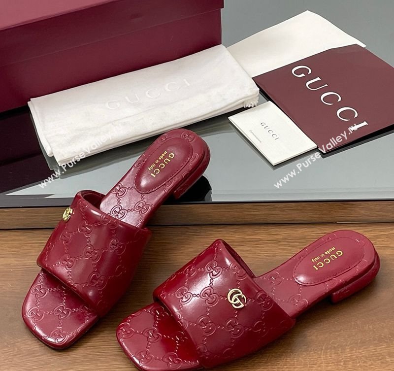 Gucci Flat Slides Sandal in Shiny GG Leather Red 2025 816330 (MD-250609140)