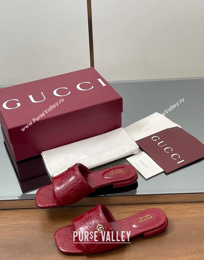 Gucci Flat Slides Sandal in Shiny GG Leather Red 2025 816330 (MD-250609140)