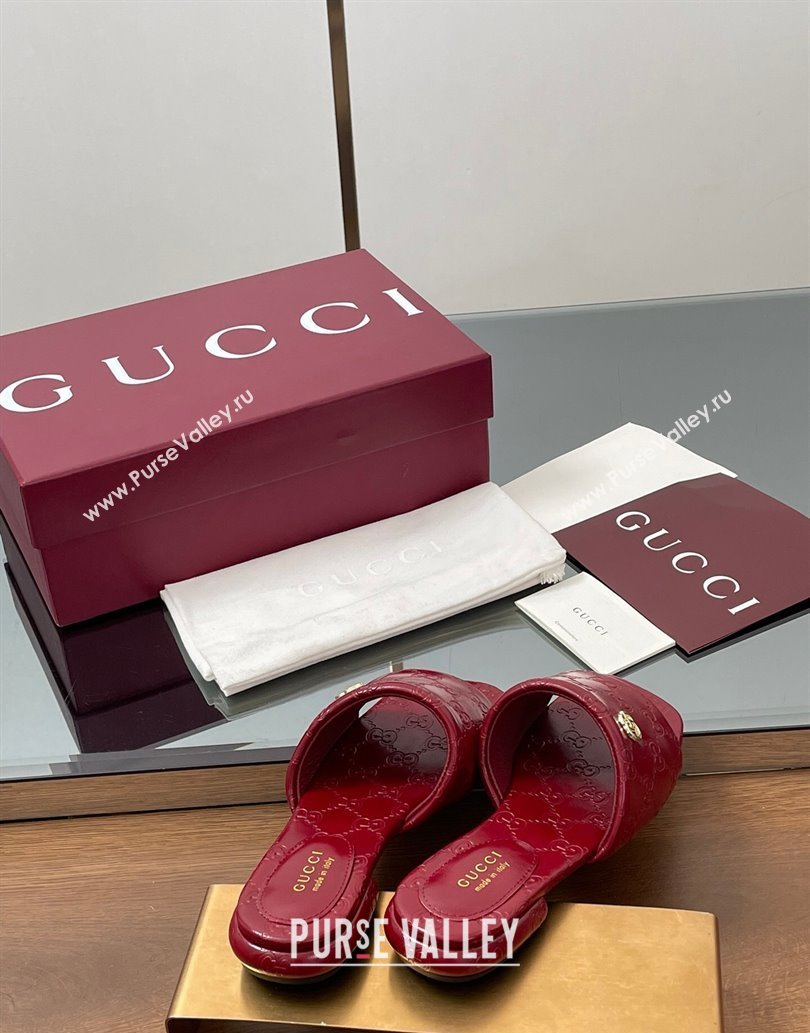 Gucci Flat Slides Sandal in Shiny GG Leather Red 2025 816330 (MD-250609140)
