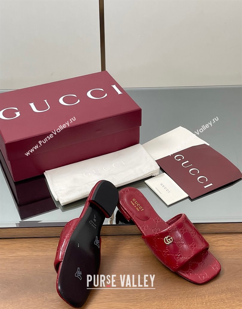 Gucci Flat Slides Sandal in Shiny GG Leather Red 2025 816330 (MD-250609140)