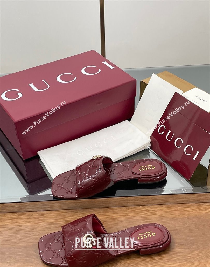 Gucci Flat Slides Sandal in Shiny GG Leather Dark Burgundy 2025 816330 (MD-250609141)