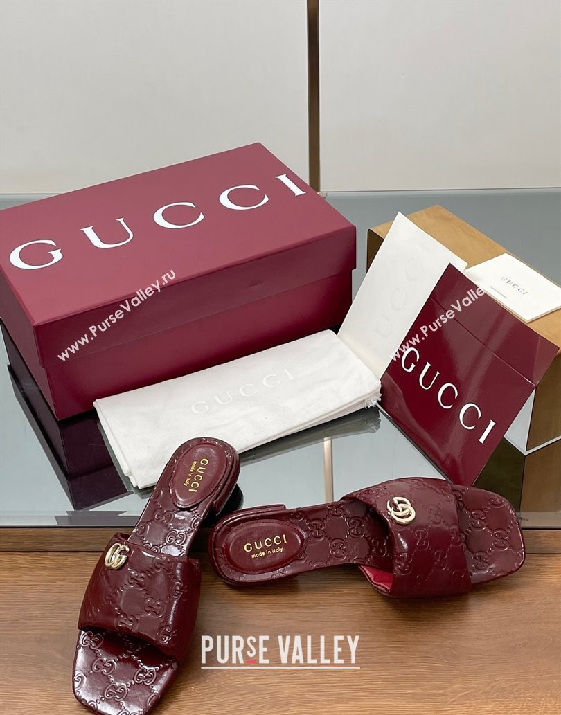 Gucci Flat Slides Sandal in Shiny GG Leather Dark Burgundy 2025 816330 (MD-250609141)