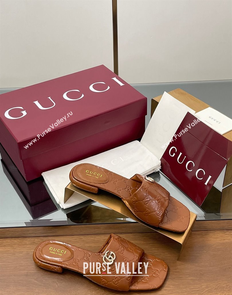 Gucci Flat Slides Sandal in Shiny GG Leather Brown 2025 816330 (MD-250609142)