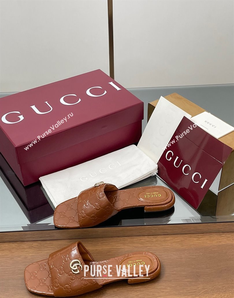 Gucci Flat Slides Sandal in Shiny GG Leather Brown 2025 816330 (MD-250609142)