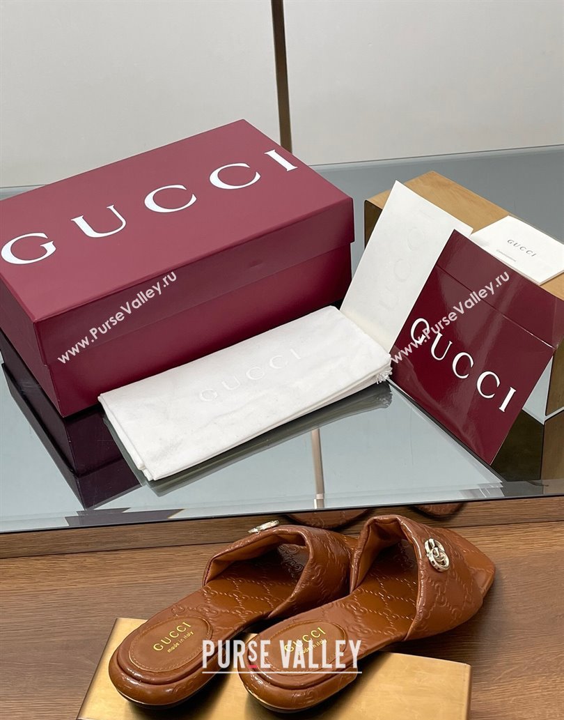 Gucci Flat Slides Sandal in Shiny GG Leather Brown 2025 816330 (MD-250609142)