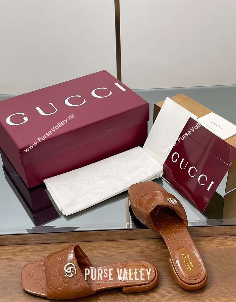 Gucci Flat Slides Sandal in Shiny GG Leather Brown 2025 816330 (MD-250609142)