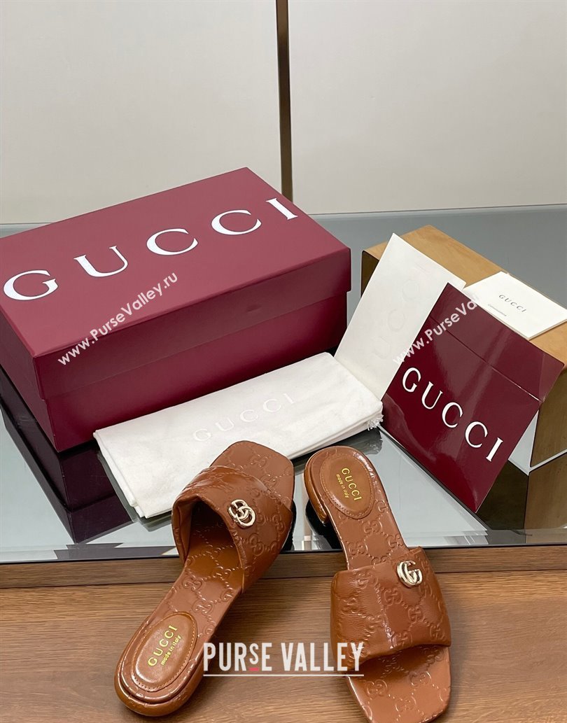 Gucci Flat Slides Sandal in Shiny GG Leather Brown 2025 816330 (MD-250609142)