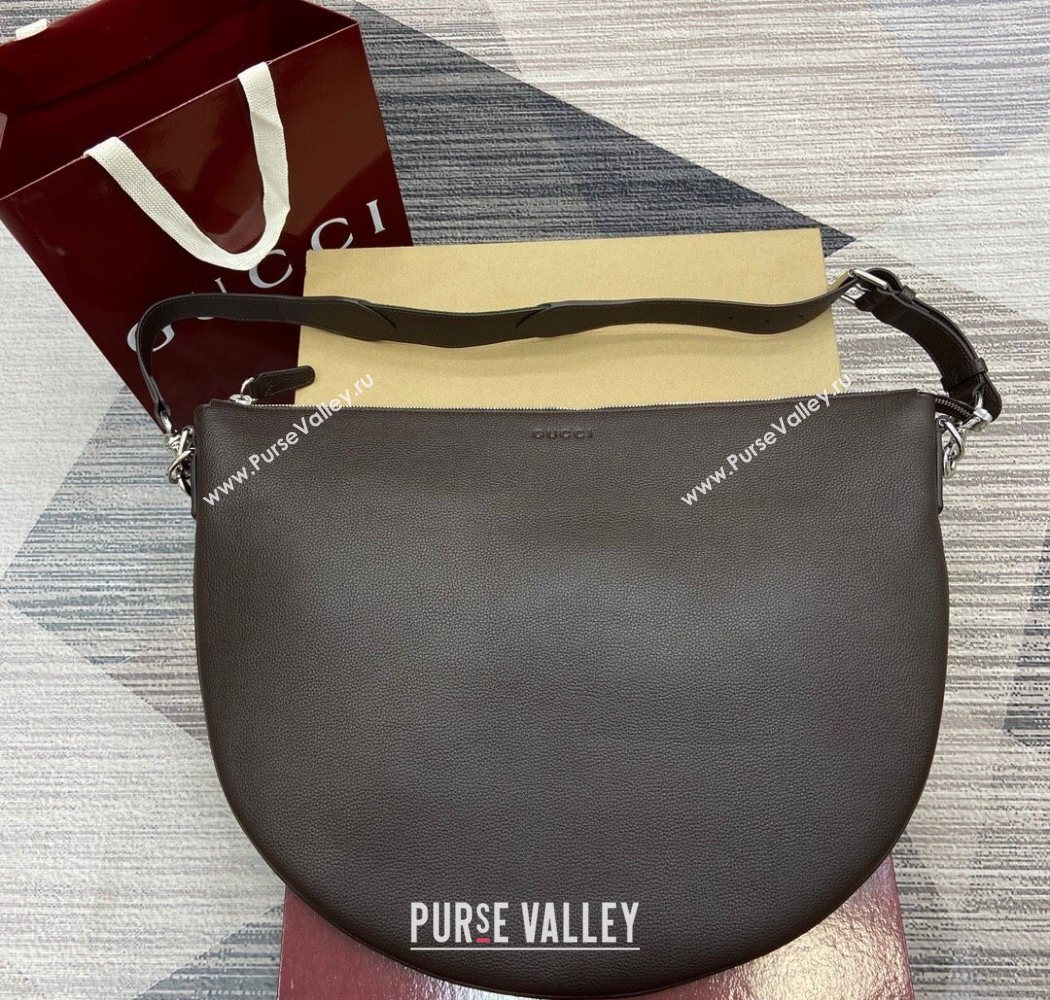 Gucci Mens B Large shoulder bag in grainy leather Dark Brown 2025 800194 (DLH-250630100)