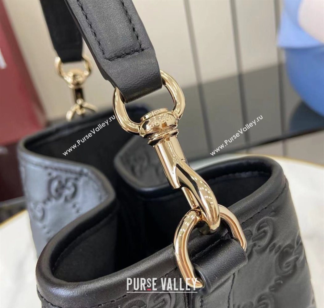 Gucci GG Leather Emblem Small Bucket Bag 815118 Black 2025 (XLU-250701013)