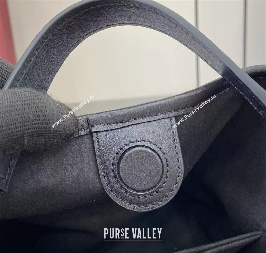 Gucci GG Leather Emblem Small Bucket Bag 815118 Black 2025 (XLU-250701013)