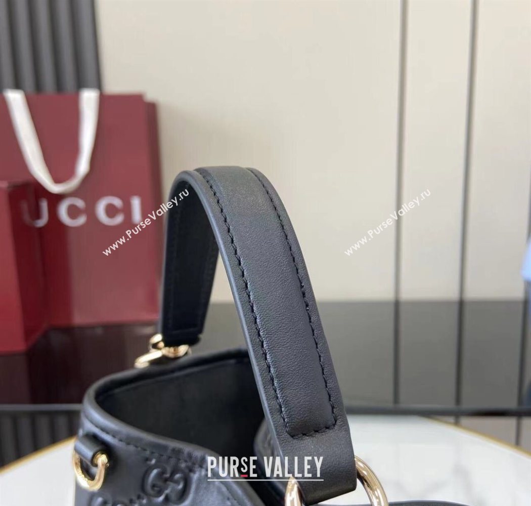Gucci GG Leather Emblem Small Bucket Bag 815118 Black 2025 (XLU-250701013)