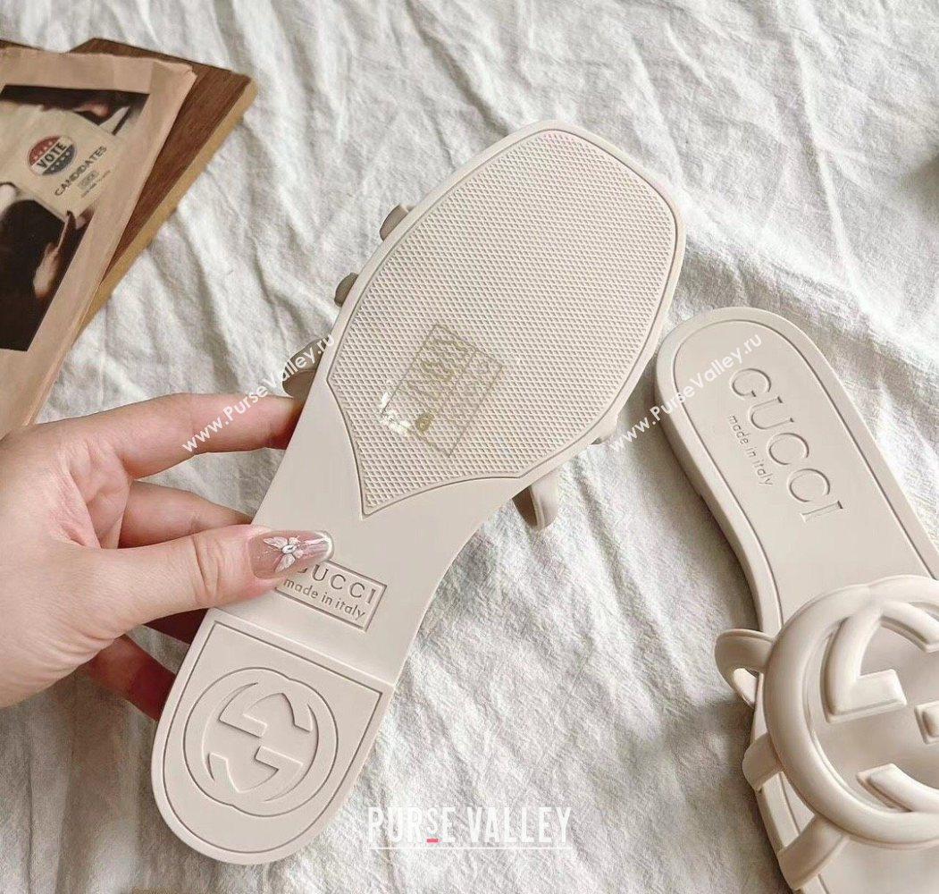 Gucci Interlocking G Flat Slides Sandal in Matte PVC White 2025 780307 (GDX-250711123)