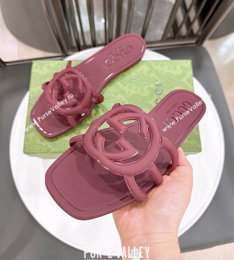 Gucci Interlocking G Flat Slides Sandal in Shiny TPU Dark Burgundy 2025 780307 (GDX-250711133)