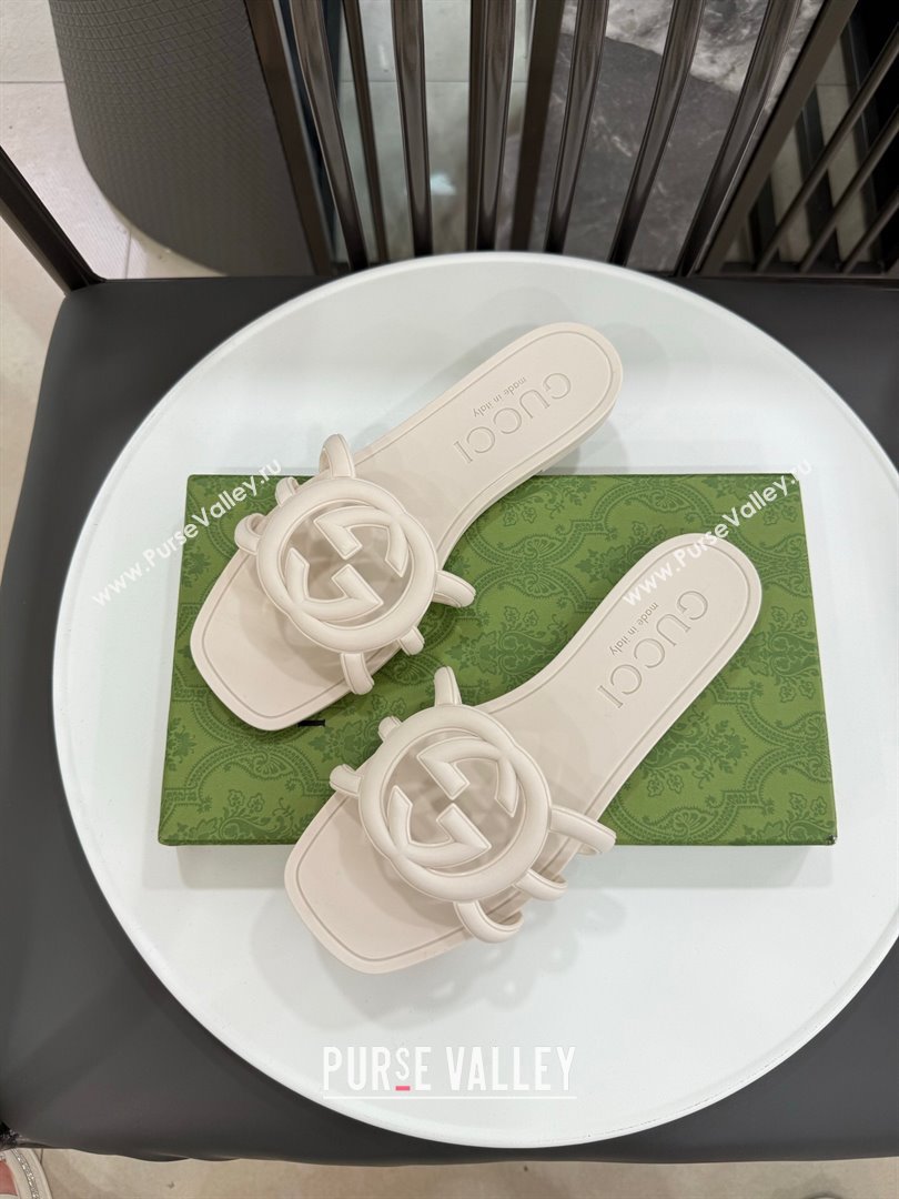 Gucci Interlocking G Flat Slides Sandal in Shiny TPU Ivory 2025 780307 (GDX-250711126)