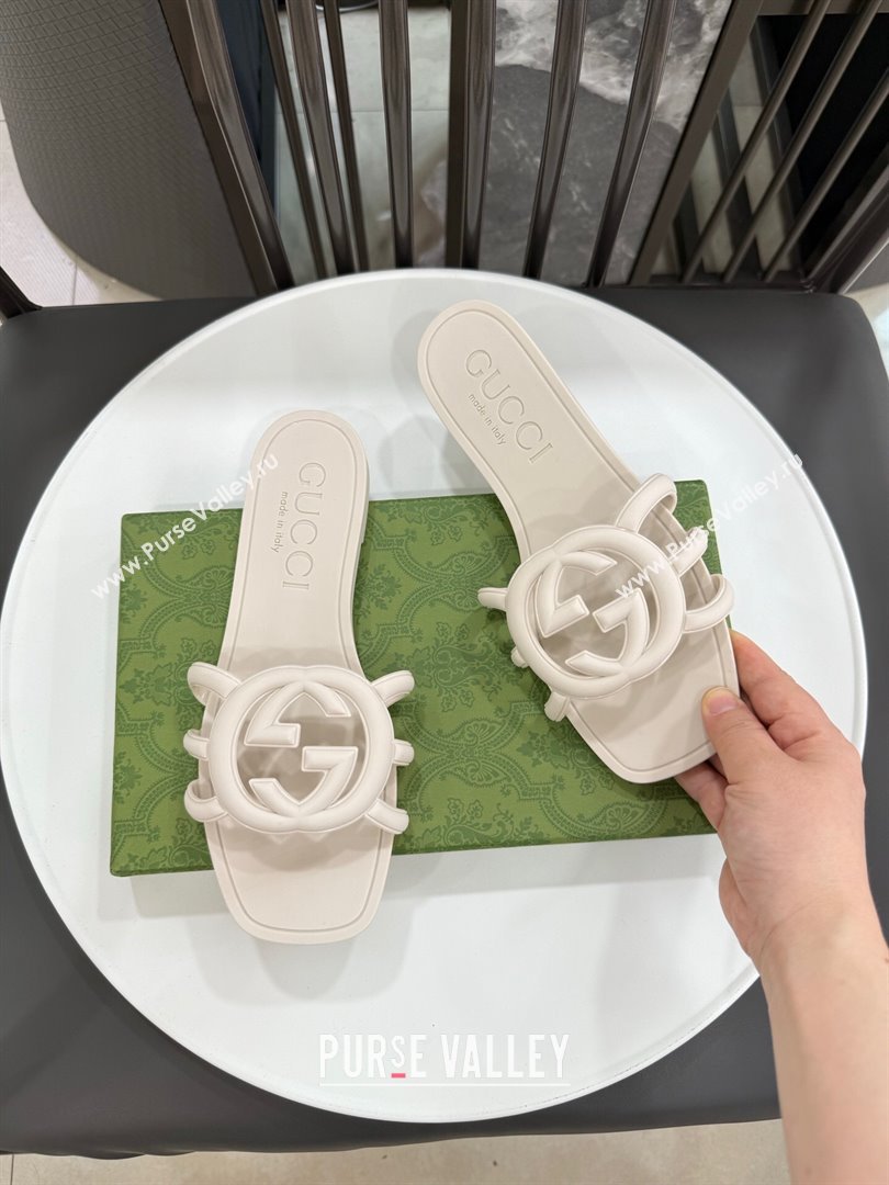 Gucci Interlocking G Flat Slides Sandal in Shiny TPU Ivory 2025 780307 (GDX-250711126)