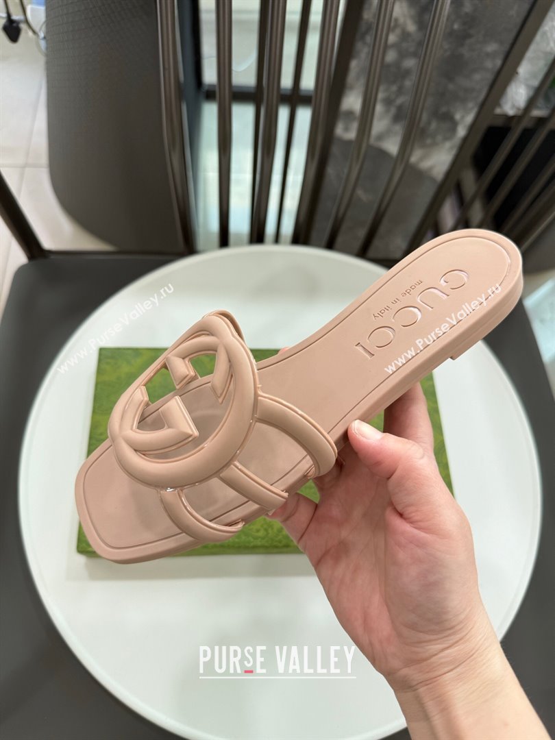 Gucci Interlocking G Flat Slides Sandal in Shiny TPU Khaki 2025 780307 (GDX-250711132)