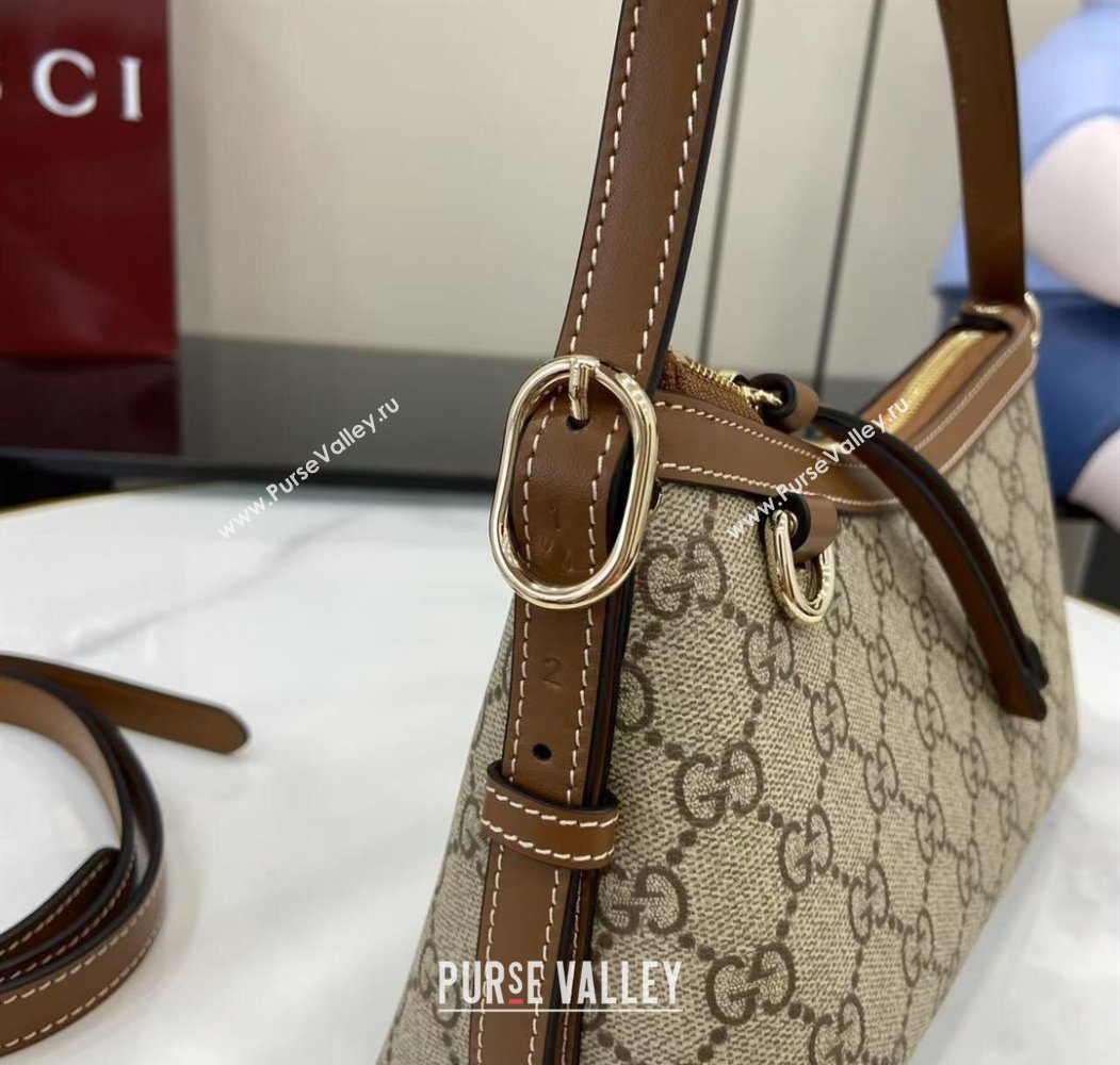 Gucci GG Emblem Canvas Small Shoulder Bag 2025 847450 (XLU-250807061)