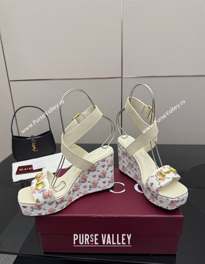 Gucci Flora GG Canvas and Leather Wedge Sandals 10cm with Horsebit and Ankle Strap White 2025 (MD-250828135)