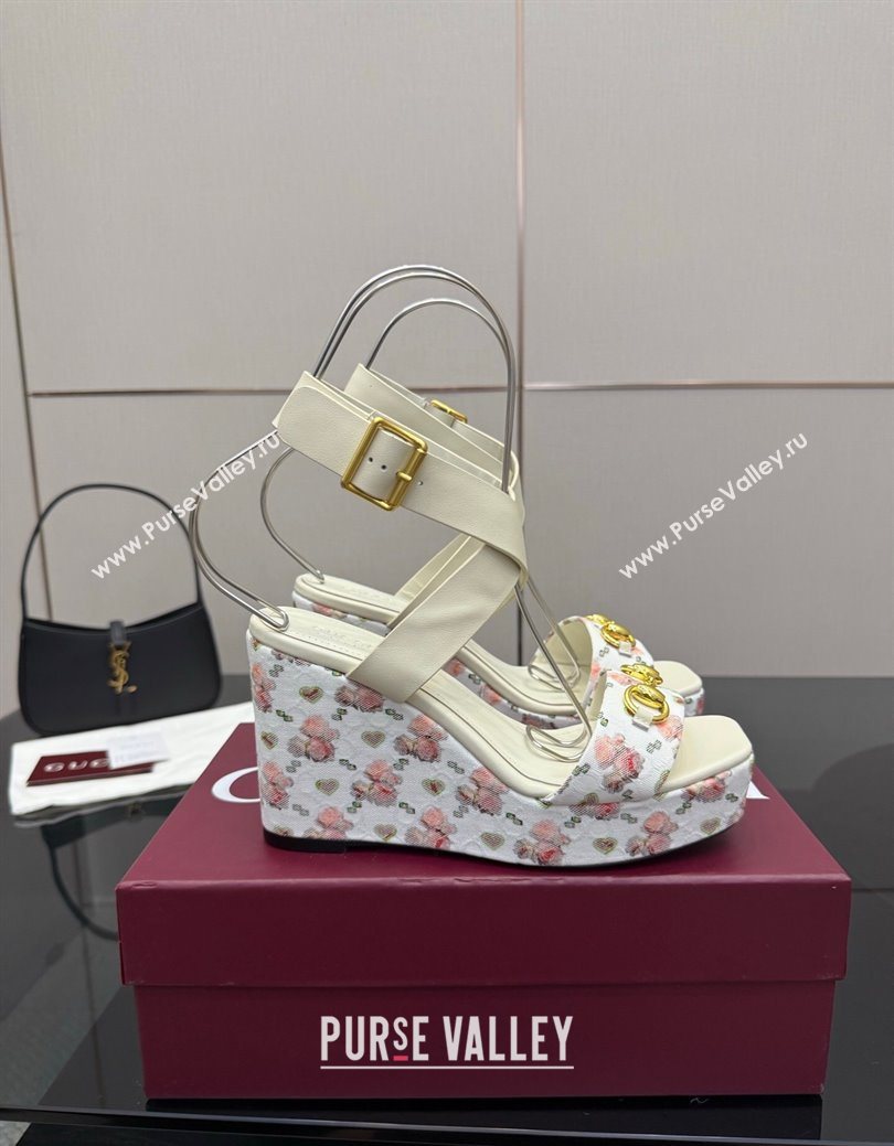 Gucci Flora GG Canvas and Leather Wedge Sandals 10cm with Horsebit and Ankle Strap White 2025 (MD-250828135)