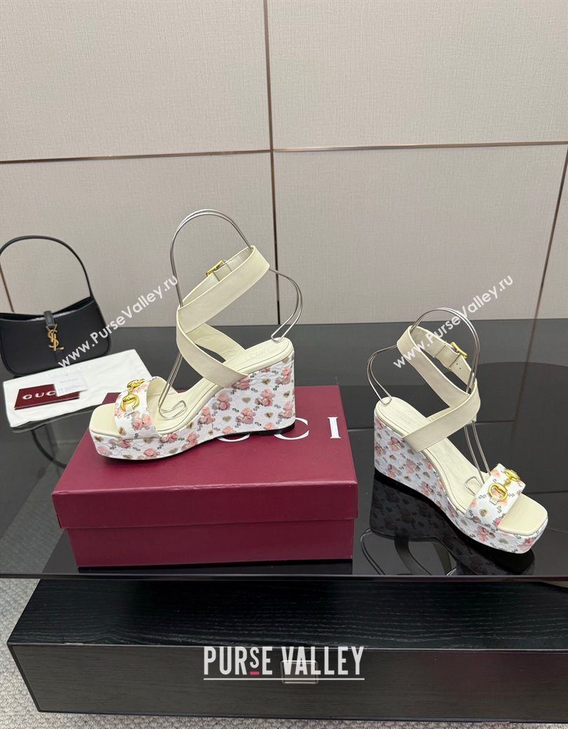 Gucci Flora GG Canvas and Leather Wedge Sandals 10cm with Horsebit and Ankle Strap White 2025 (MD-250828135)