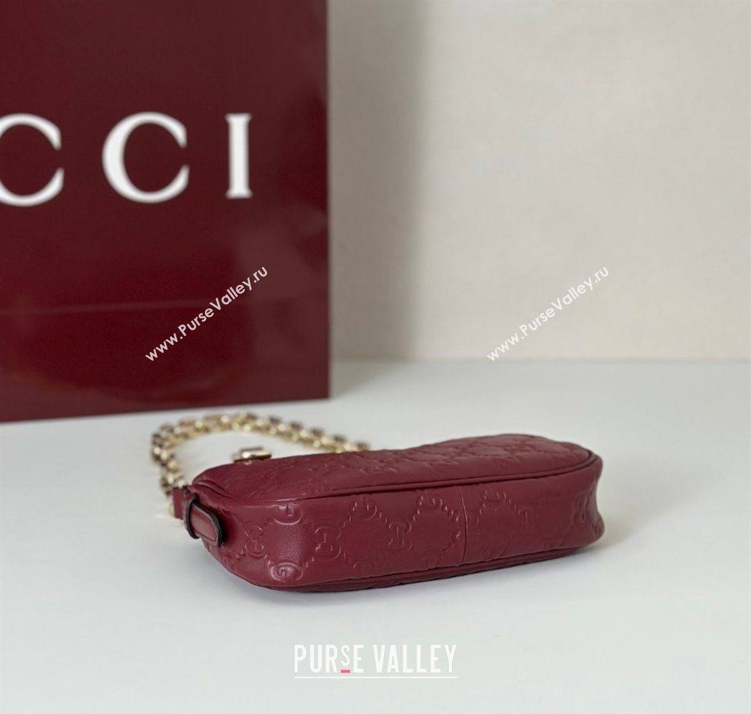 Gucci GG Leather Emblem mini shoulder bag Ancora Red 2025 847091 (DLH-250930102)