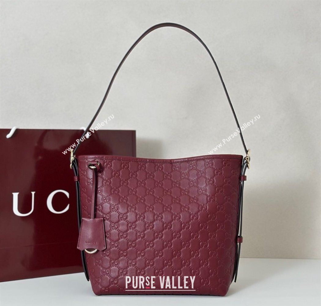 Gucci GG Leather Emblem small shoulder bag Red 2025 848881 (DLH-250930054)