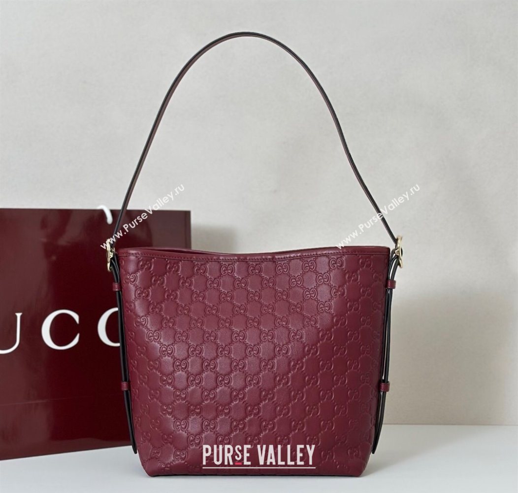 Gucci GG Leather Emblem small shoulder bag Red 2025 848881 (DLH-250930054)