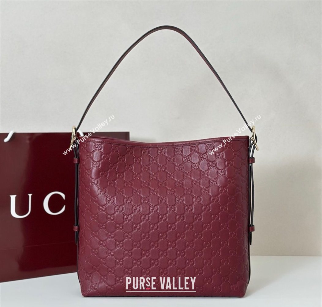 Gucci GG Leather Emblem medium shoulder bag Ancora Red 2025 847452 (DLH-250930083)