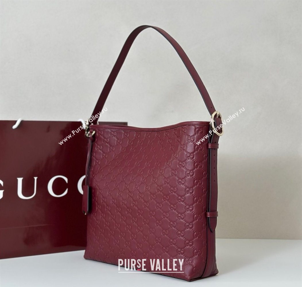 Gucci GG Leather Emblem medium shoulder bag Ancora Red 2025 847452 (DLH-250930083)