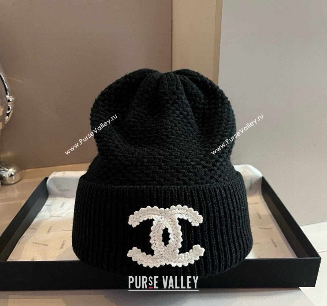 Chanel Knit hat and Scarf Set with Maxi CC Black 2024 1019001 (XMN-241019002)