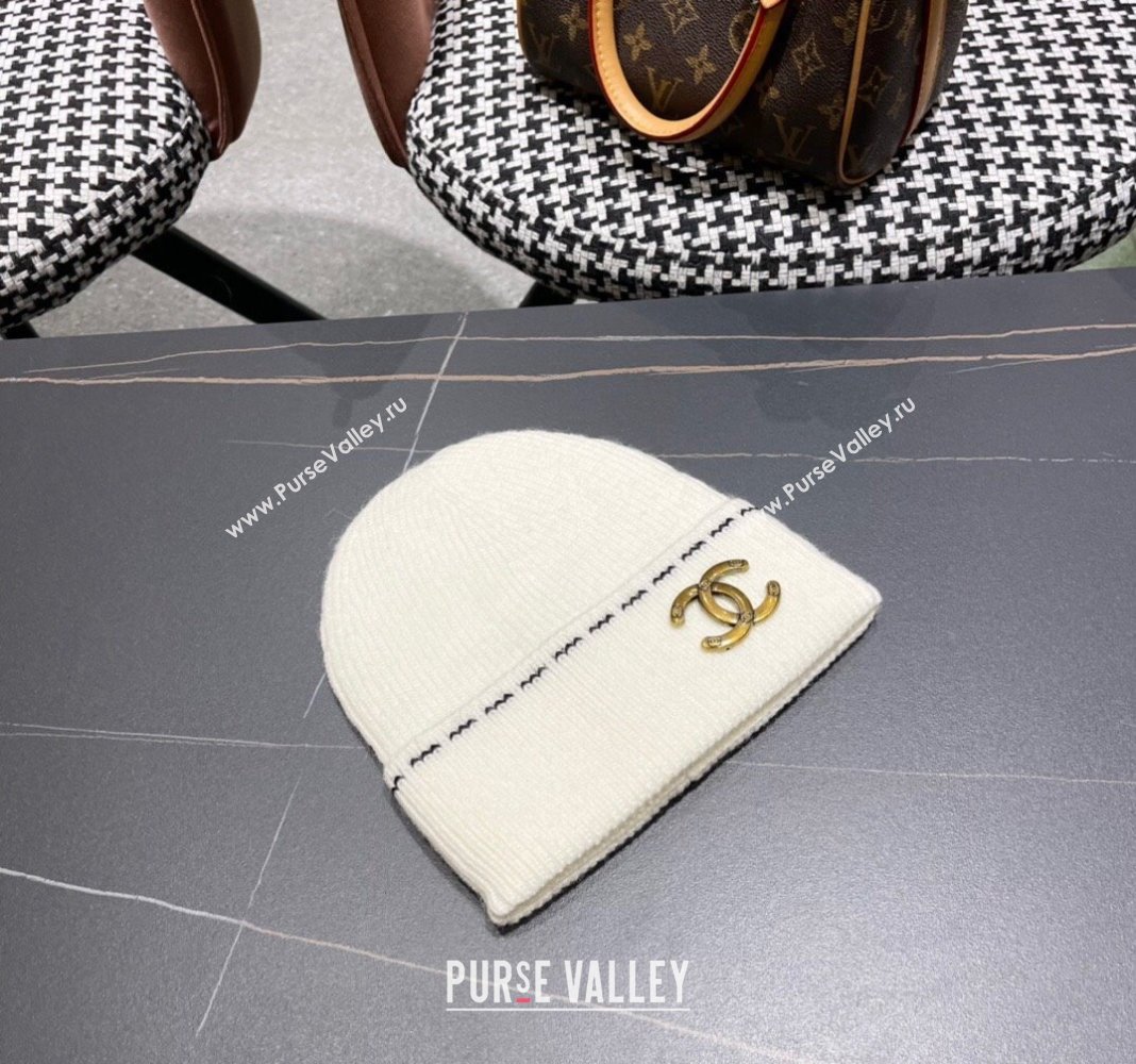 Chanel Knit Hat with Metal CC White 2024 1019025 (A-241019082)