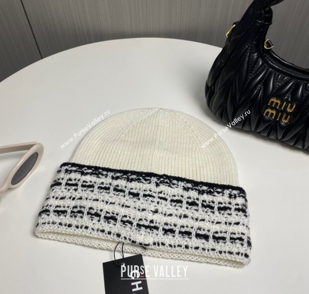 Chanel Knit Hat with Maxi CC White/Black2 2024 1129 (A-241129018)