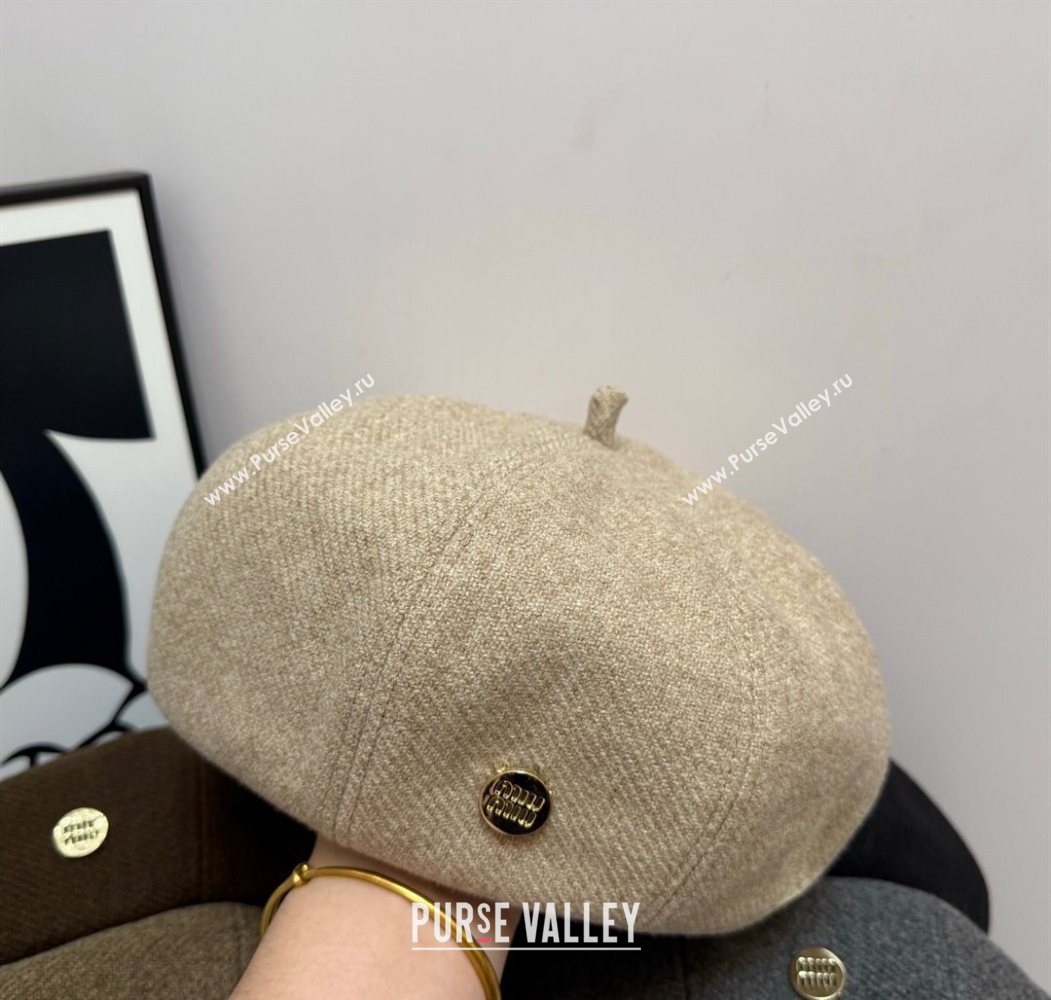 Miu Miu Patch Beret Hat Beige 2025 0724 (SHI-250724058)
