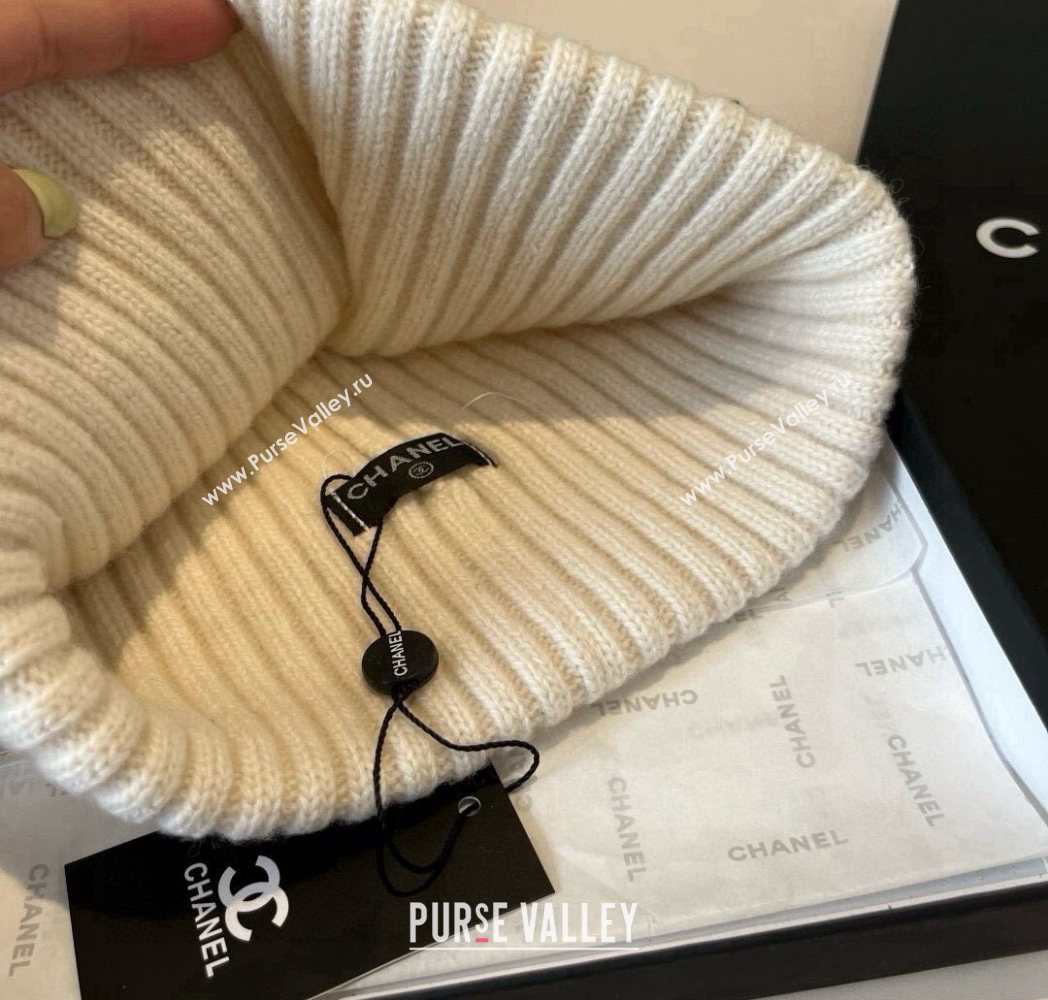 Chanel Knit Hat with Maxi CC White 2025 CH0909090 (XMN-250909098)