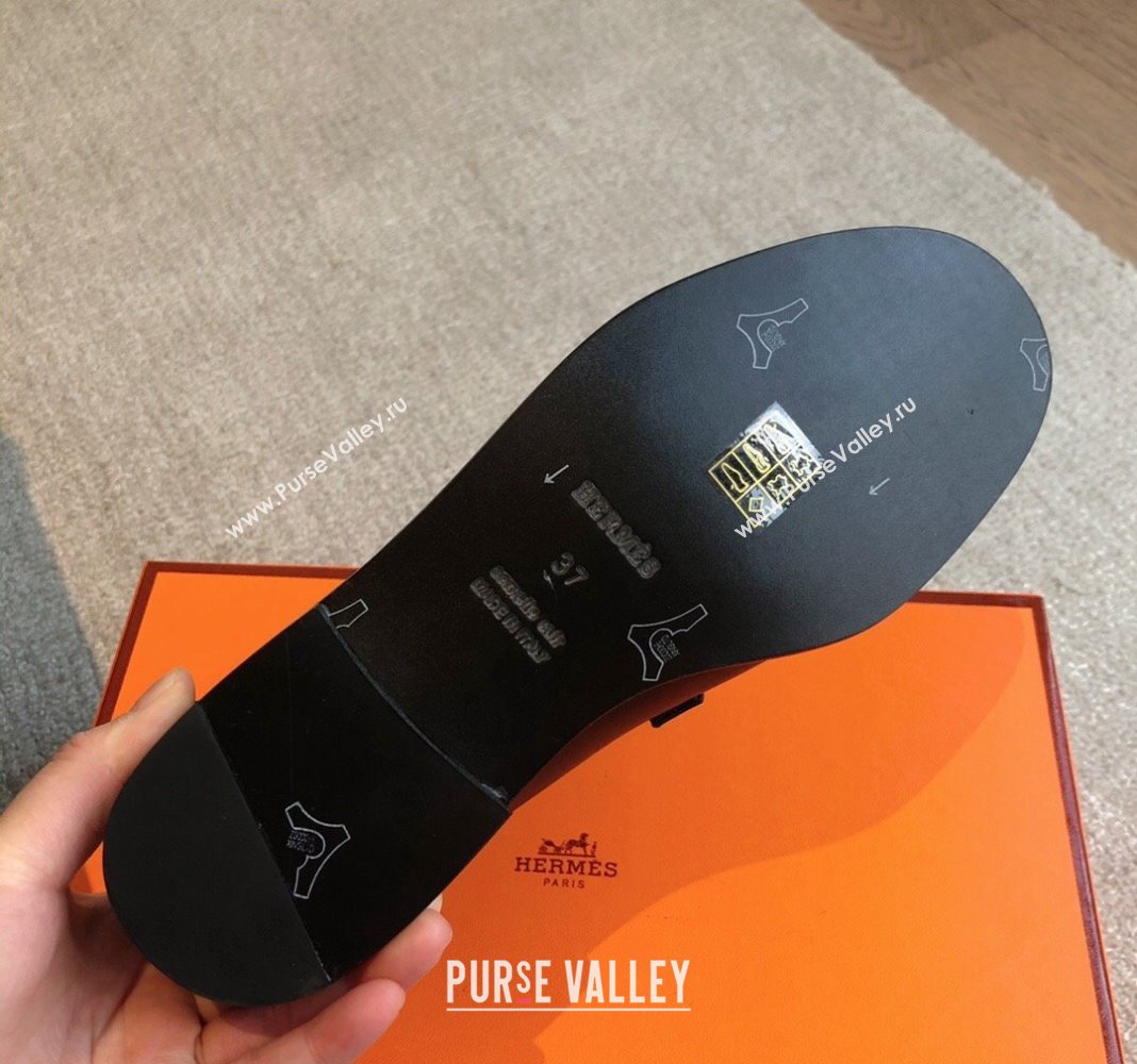 Hermes Destin Loafers in Fringed Calfskin with Kelly Buckle Black/Silver 2024 0226 (XC-240226088)