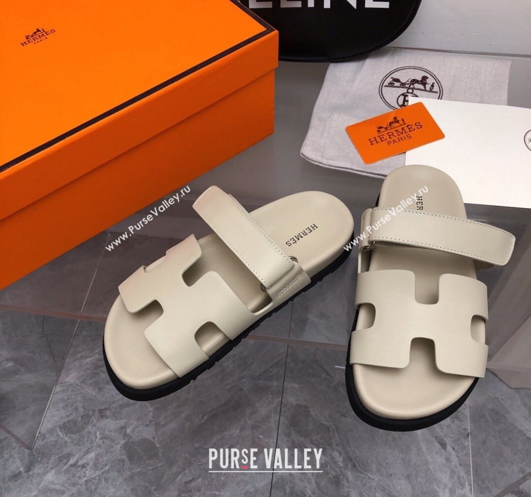 Hermes Chypre Flat Sandals in Calfskin Light Grey 2024 0327 (MD-240327040)