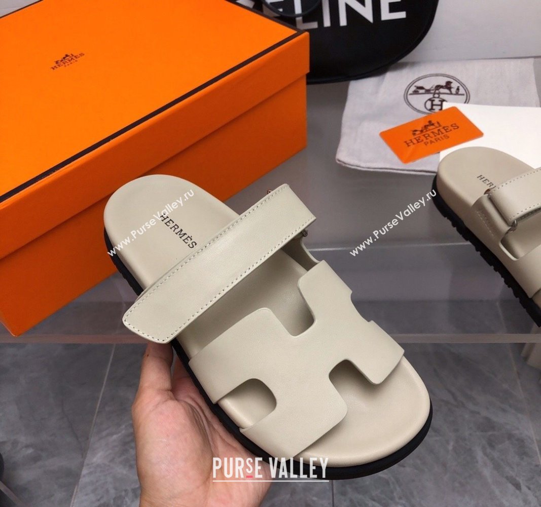 Hermes Chypre Flat Sandals in Calfskin Light Grey 2024 0327 (MD-240327040)