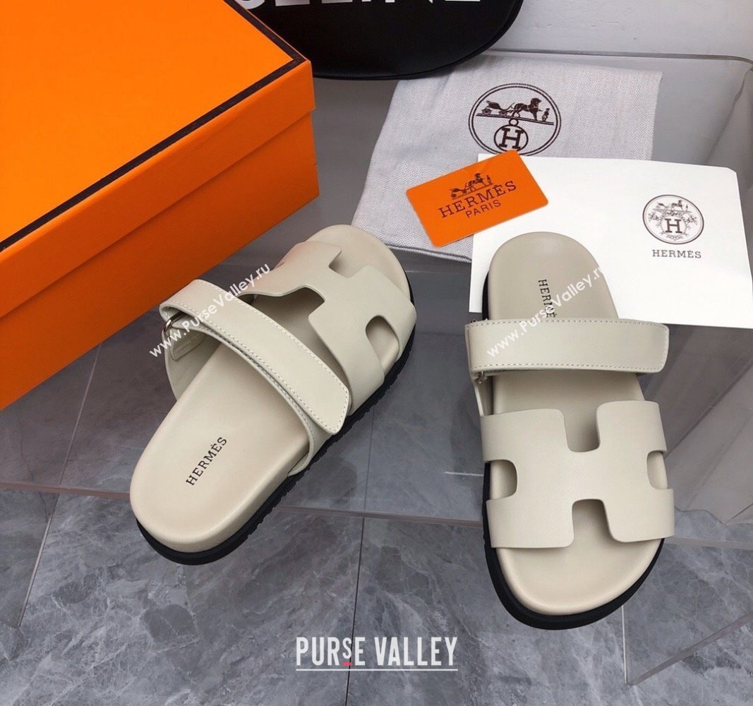 Hermes Chypre Flat Sandals in Calfskin Light Grey 2024 0327 (MD-240327040)