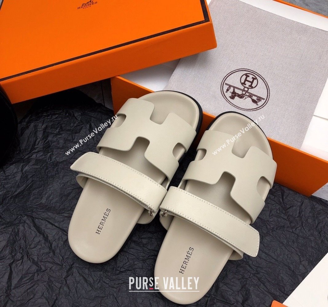 Hermes Chypre Flat Sandals in Calfskin Light Grey 2024 0327 (MD-240327040)