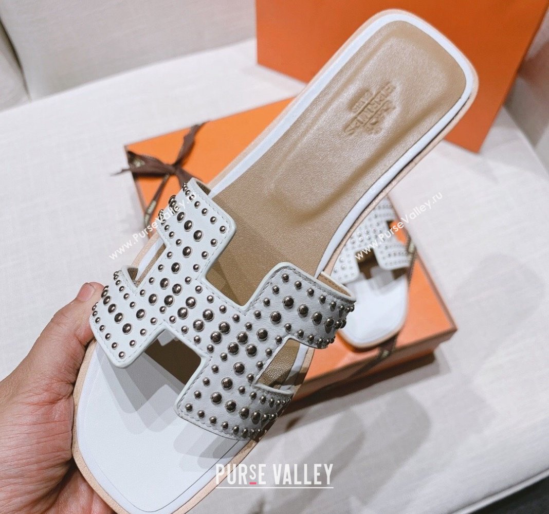 Hermes Oran Calfskin Flat Slide Sandals with Silver-Tone Studs White 2024 0426 (MD-240426001)