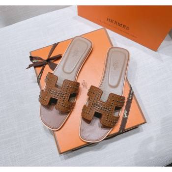 Hermes Oran Calfskin Flat Slide Sandals with Silver-Tone Studs Brown 2024 0426 (MD-240426002)