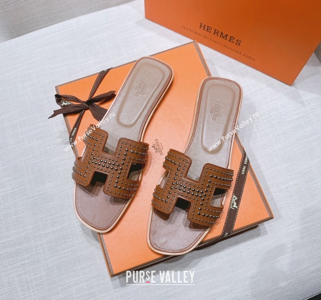 Hermes Oran Calfskin Flat Slide Sandals with Silver-Tone Studs Brown 2024 0426 (MD-240426002)