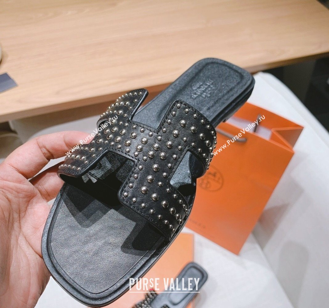 Hermes Oran Calfskin Flat Slide Sandals with Silver-Tone Studs Black 2024 0426 (MD-240426003)