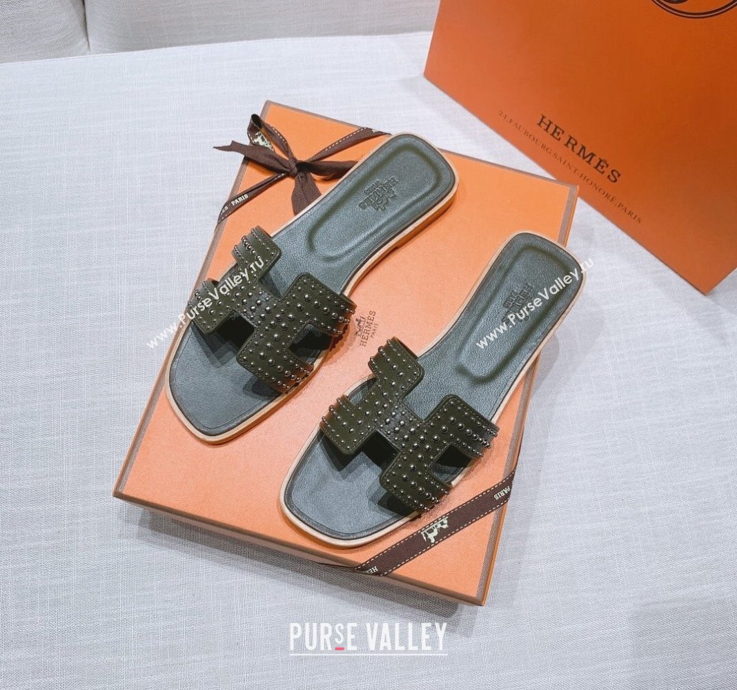 Hermes Oran Calfskin Flat Slide Sandals with Silver-Tone Studs Green 2024 0426 (MD-240426004)