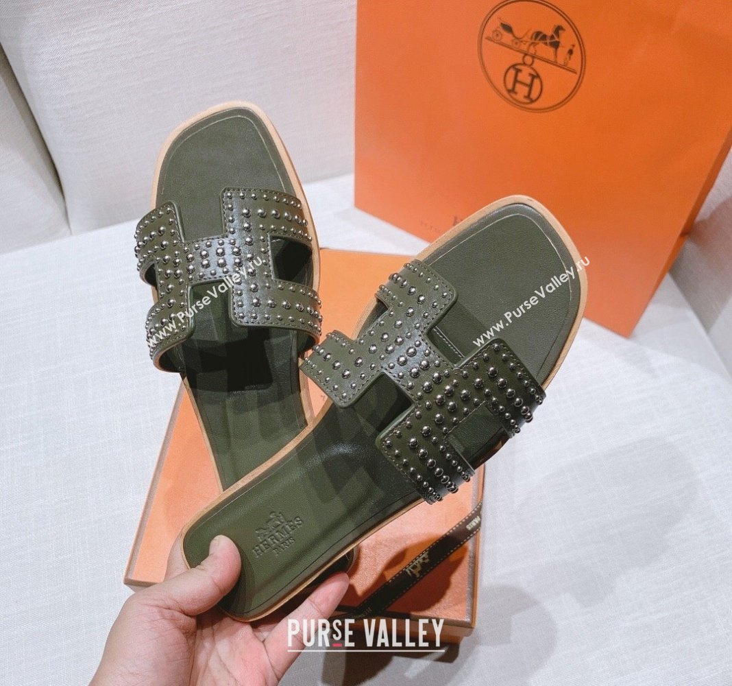 Hermes Oran Calfskin Flat Slide Sandals with Silver-Tone Studs Green 2024 0426 (MD-240426004)